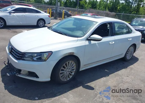 2017 Volkswagen Passat 1.8T Se z USA, uszkodzony, nr VIN 1VWBT7A38HC019341